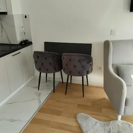 Balkan Square Lux Talija
