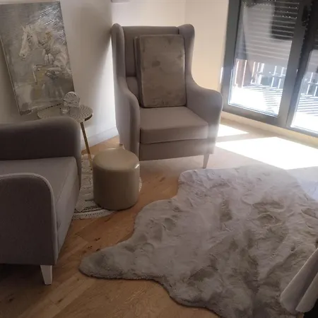 Talija Balkan Square 아파트 *