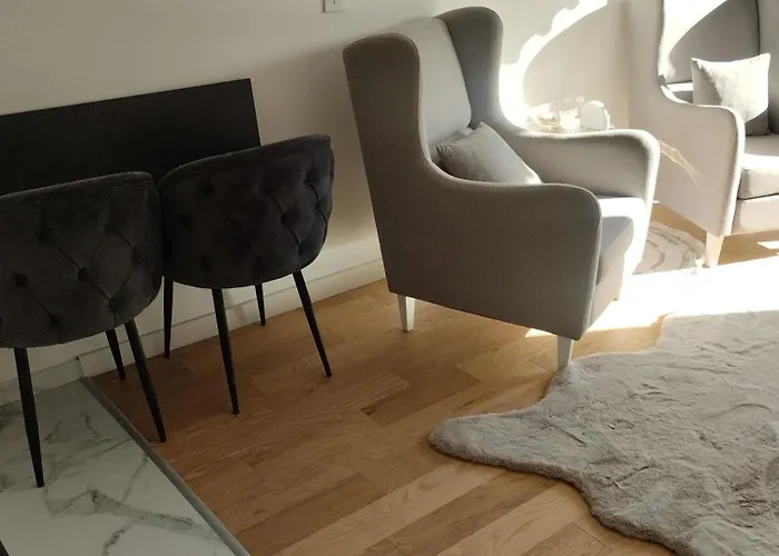 Talija Balkan Square 즐라티보