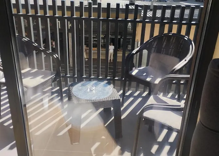 Talija Balkan Square *